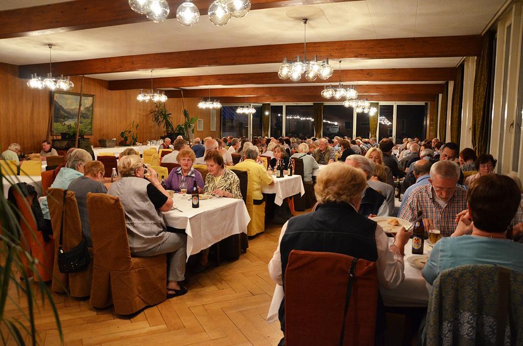 Hotel Loewen Lungern Esterno foto